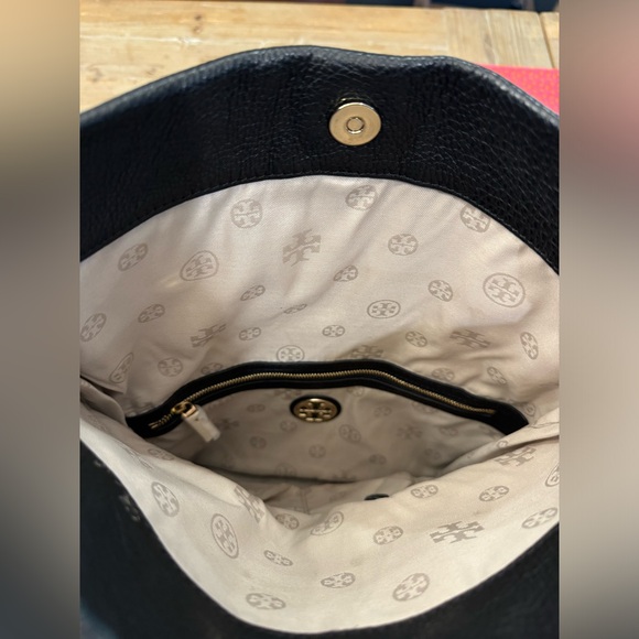 Tory Burch convertible clutch crossbody (NWOT) - Picture 8 of 14